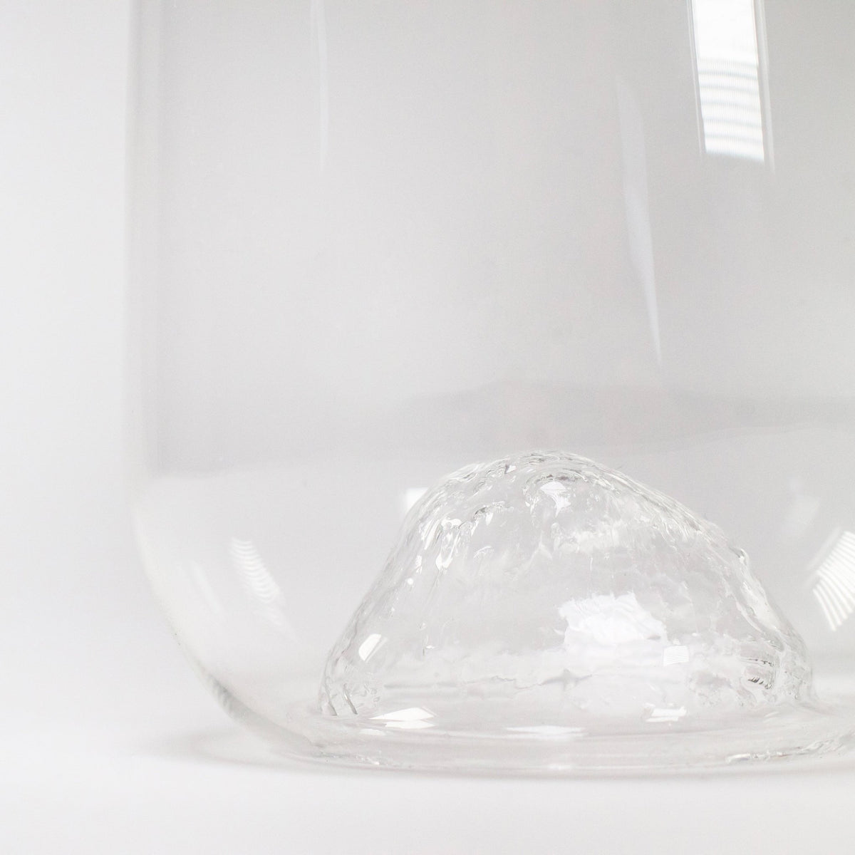 Cadaqués glass detail — Costa Brava inspired handcrafted glassware for molecular mixology and cocktail presentatio