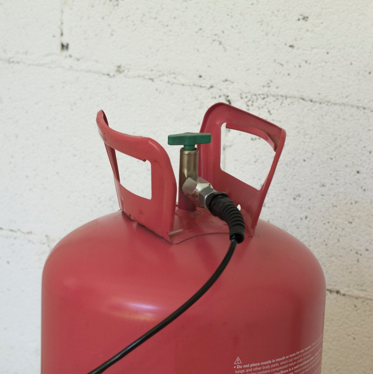 VOM disposable helium connection accessory for edible clouds