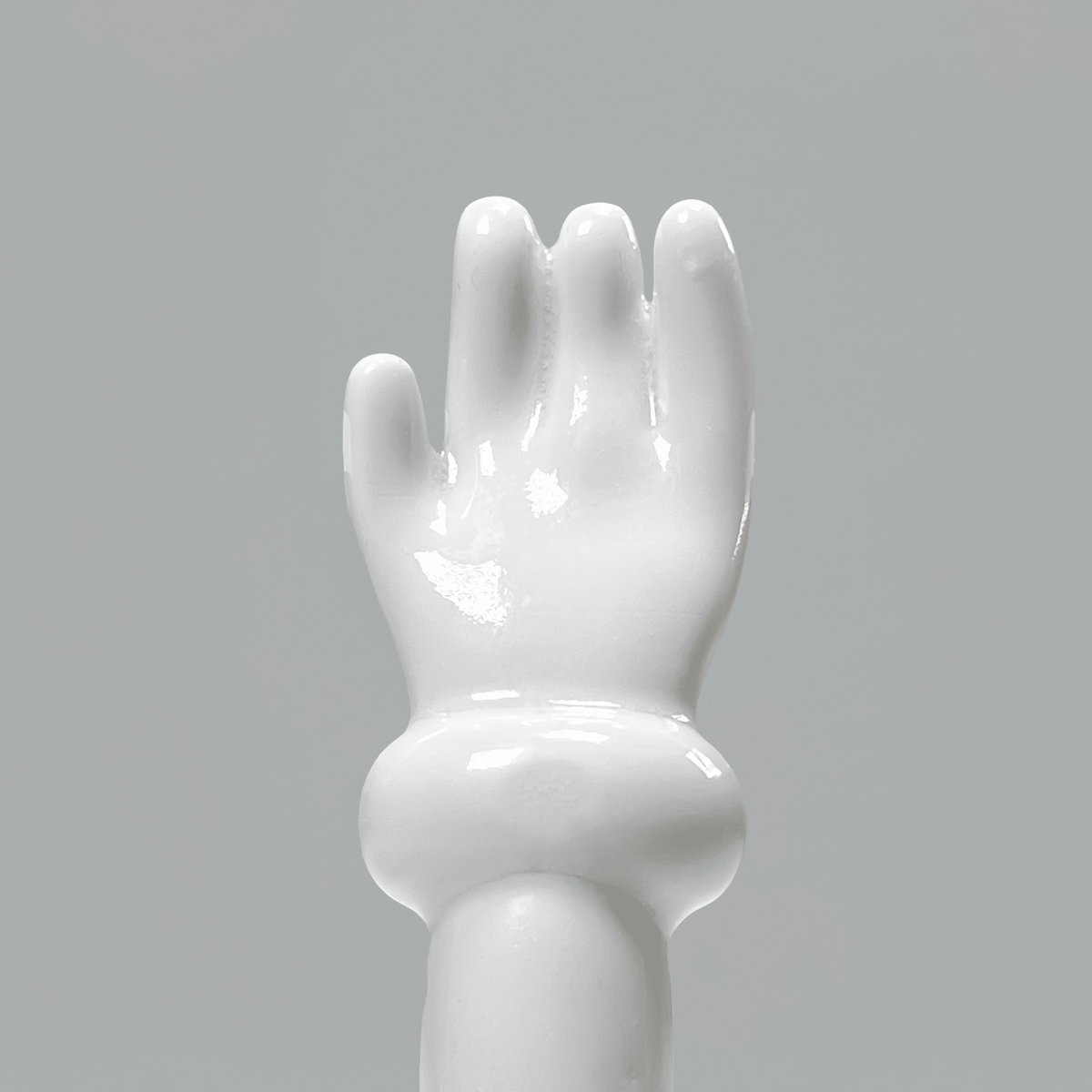 Lulee's Hand ceramic piece detail — limited edition author gastronomy tableware